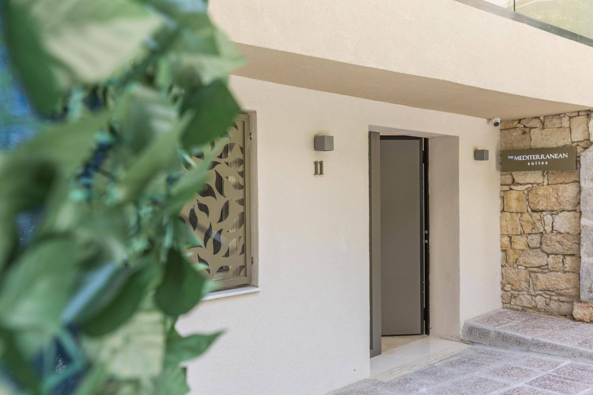 The Mediterranean Suites Pireu Exterior foto