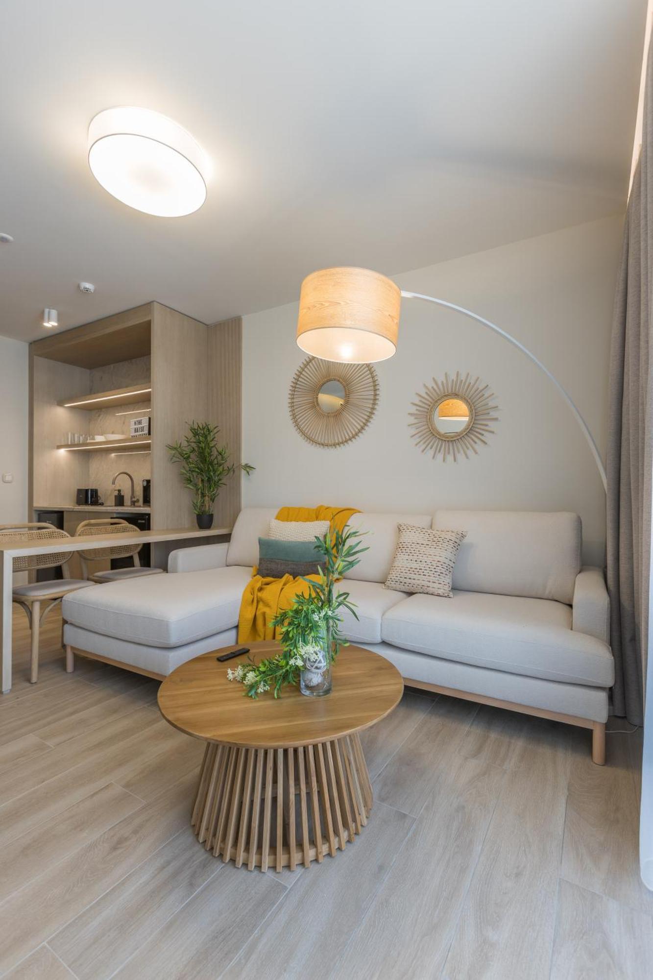 The Mediterranean Suites Pireu Exterior foto