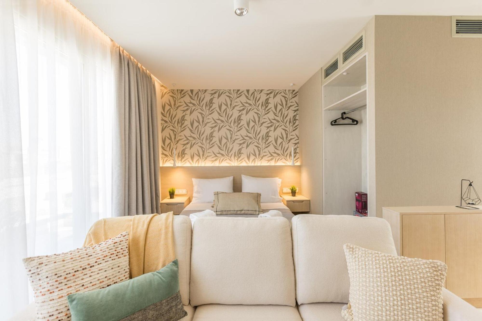 The Mediterranean Suites Pireu Exterior foto